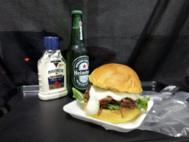 Bandeira's Burger food