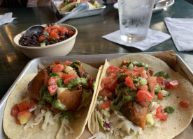 Bomba Tacos Rum food