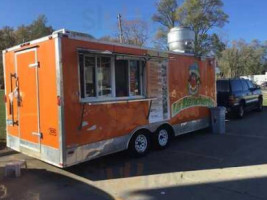 La Rancherita Mexican Food Truck outside