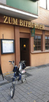 Steakhouse Zum Bitburger Petar Vivovic outside