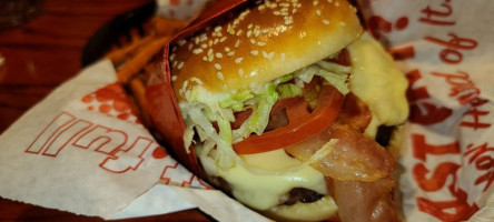 Red Robin America's Gourmet Burgers And Spirits food