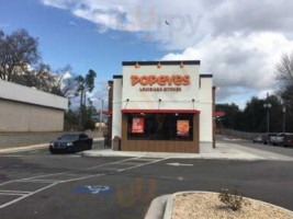 Popeyes Louisiana Kitchen outside