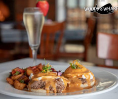 Woody's Wharf food