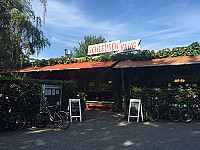 Schleusenkrug outside