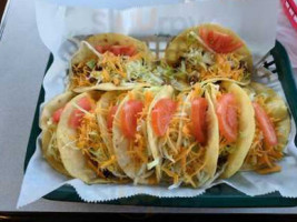 Leti's Tacos food