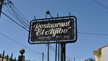 El Aljibe food