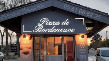 Pizza de Bordeneuve food