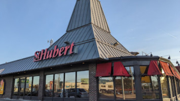 Rotisserie St-hubert outside