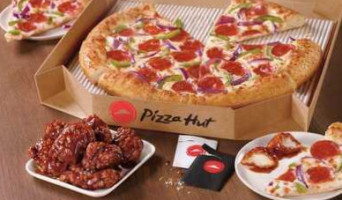 Pizza Hut food