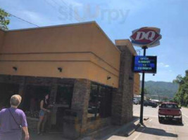 Dairy Queen outside