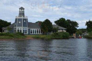 The Pub Restaurant Wine Bar The Inn In Madeline Island inside