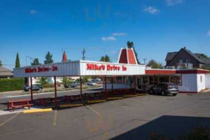 Mike's Drive In Restaurants outside