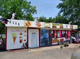 Coles Sandwich Ice Cream Shop outside