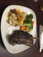 Ale's Steakhouse food