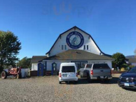 Blue Heron French Cheese Company outside