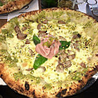 Pizzeria 24 Kalo food