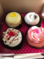 Smallcakes Cupcakery Creamery food