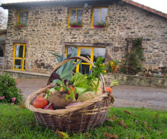 La Ferme Assaisonnee outside