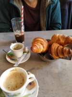 Le Grand Café De La Poste inside