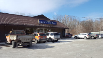 Nh Liquor Wine Outlet outside