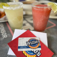 Willie's Grill Icehouse food