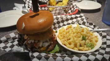 Kc’s Classic Burger food