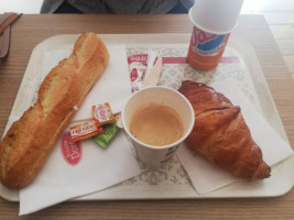 La Brioche Doree food