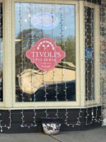 Tivolis Wood Brick Oven Pizzeria food