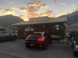 Lucky Spur Saloon outside