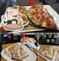 Pabo's Pizza food