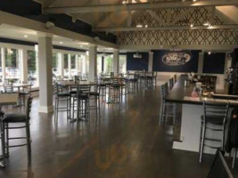 Lake Oconee Bistro inside