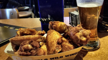 Buffalo Wild Wings College Point inside