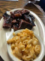 Ken's Bbq food