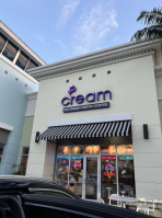 Cream Gourmet Gelato outside