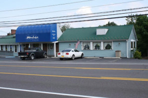 Balch's Fish Fry outside