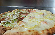 Pizzeria La Petrara food