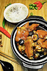 Sizzling Braised Pot food