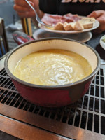 Les Fondus de la Raclette Montparnasse food