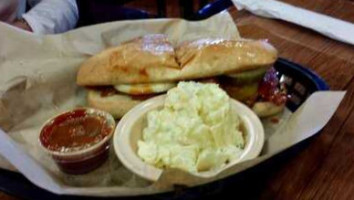 Smolik's Smokehouse -b-q food