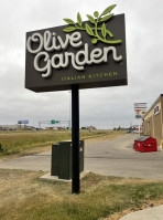 Olive Garden Minot outside