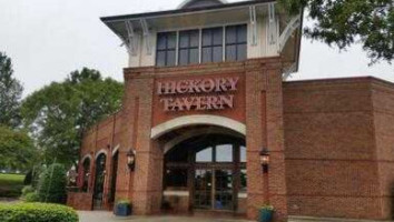 Hickory Tavern outside