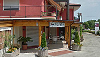 Trattoria Da Toni outside