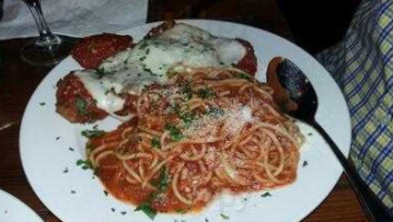 Arianna's Italian Pizzeria food