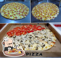 Jhonny`s Pizza food