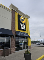 Buffalo Wild Wings outside