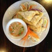 Mano Thai Diner food