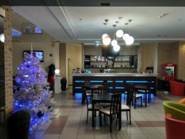 Street Cafe inside