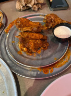 Pluckers Wing food