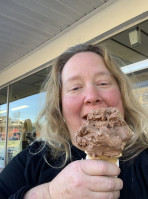 Crisp's Dairy Treat outside