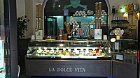 Gelateria La Dolce Vita outside